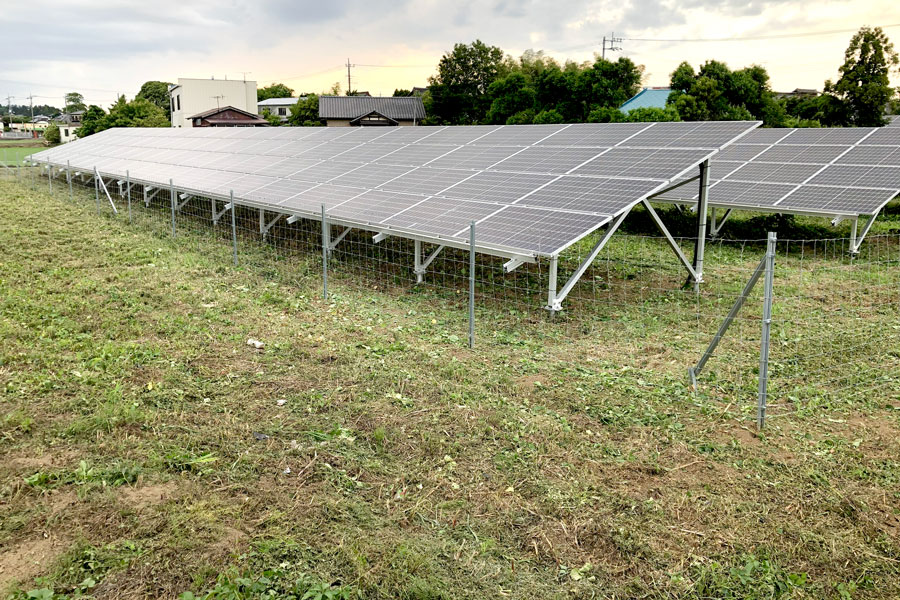 太陽光発電所の除草作業後